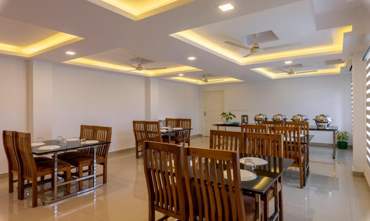 Hotel Treebo Trend Airport Avenue Plaza Cochin Airport Kochi Zewnętrze zdjęcie
