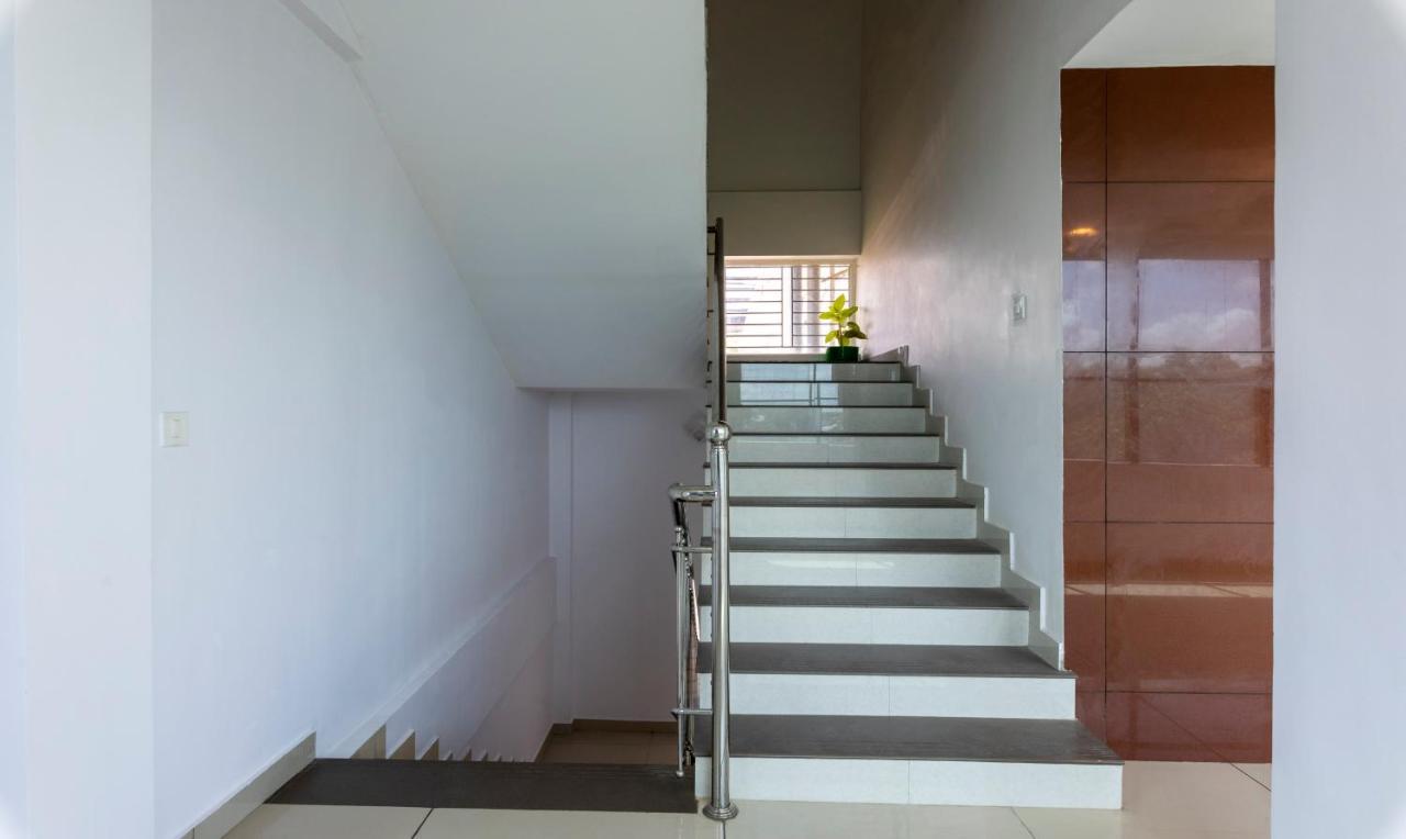 Hotel Treebo Trend Airport Avenue Plaza Cochin Airport Kochi Zewnętrze zdjęcie